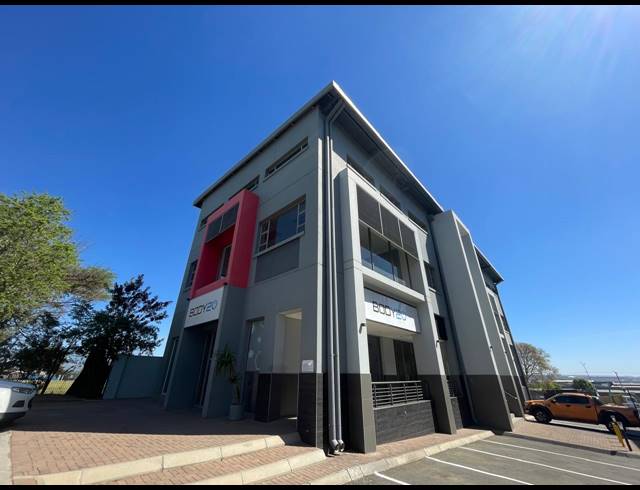 235M² RETAIL TO LET IN BRYANSTON